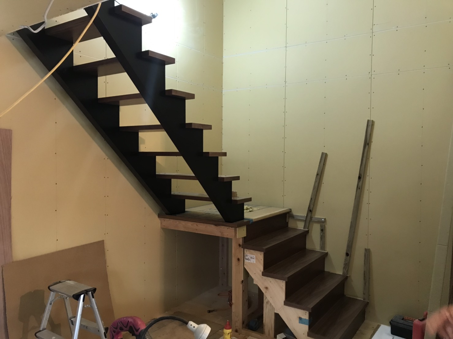 コスモホームの階段施工 熊本の自然素材住宅